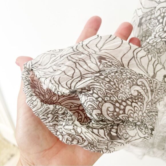 Viola Borghi Italy White Grey Floral Pattern Lined Silk Blouse - Picture 4 of 9